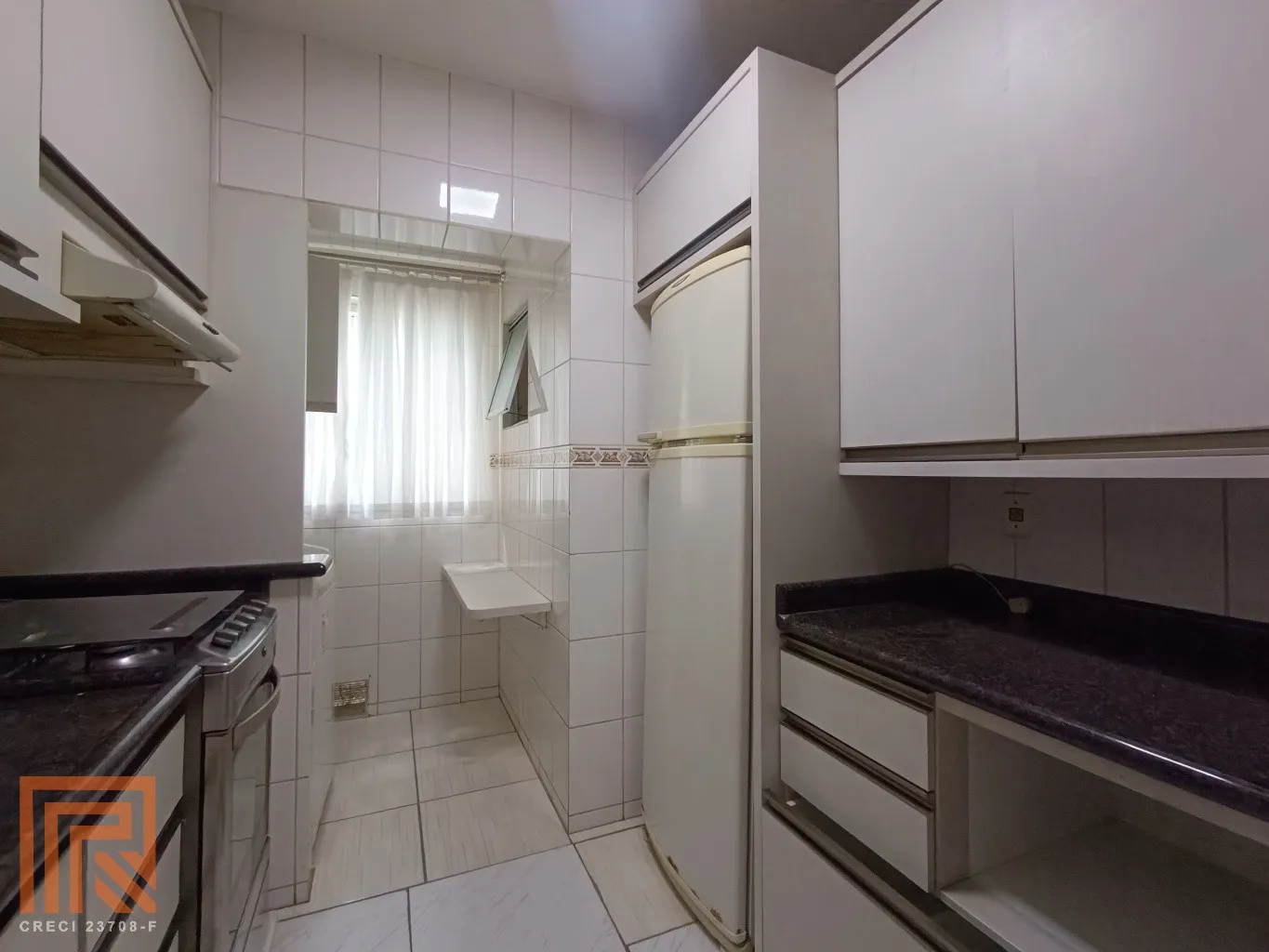 Apartamento com 03 dormitórios, sala com sacada , Próximo ao parque Ramiro. — foto 6