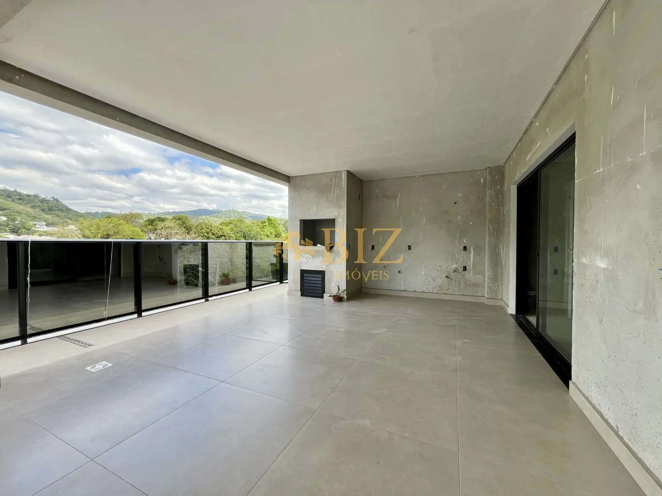 Belíssimo apartamento com 3 suítes, sendo 1 delas master com closet, área privativa de 212m, espaço garden e 2 vagas de garagem. — foto 4