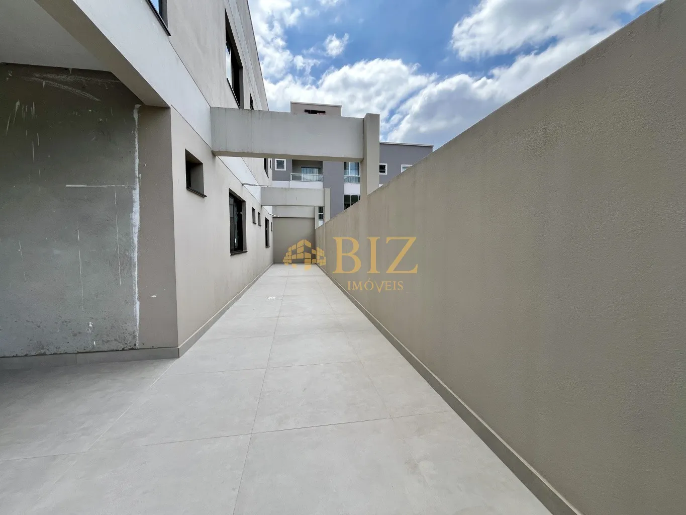 Belíssimo apartamento com 3 suítes, sendo 1 delas master com closet, área privativa de 212m, espaço garden e 2 vagas de garagem. — foto 6