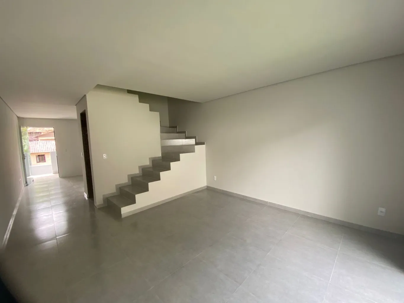 SOBRADOS NOVOS EM FASE FINAL DE CONSTRUÇÃO NO BAIRRO TRIBESS — foto 5