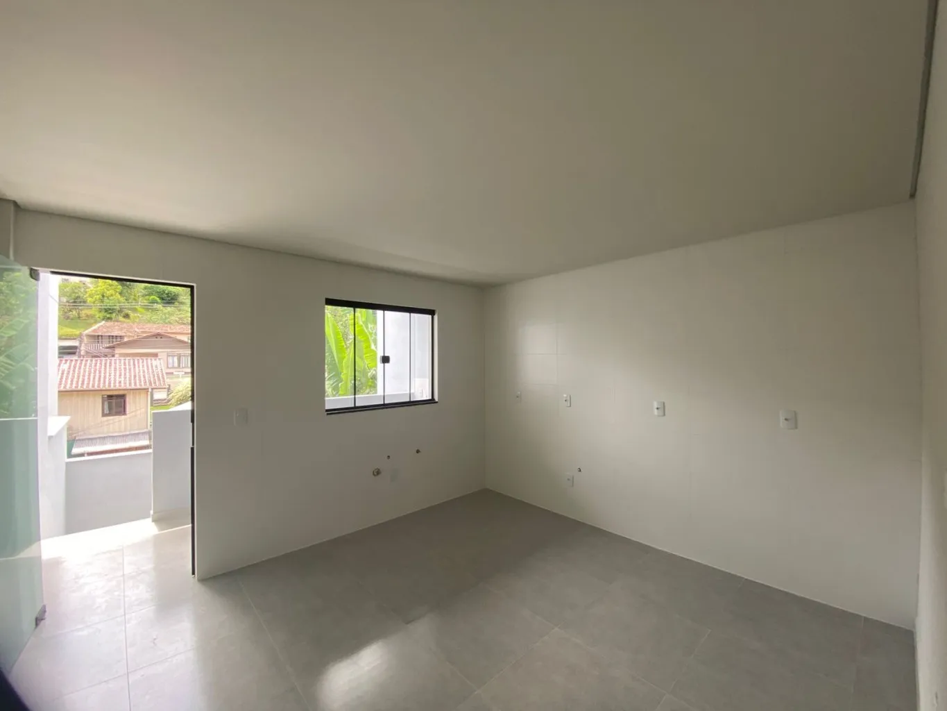 SOBRADOS NOVOS EM FASE FINAL DE CONSTRUÇÃO NO BAIRRO TRIBESS — foto 6