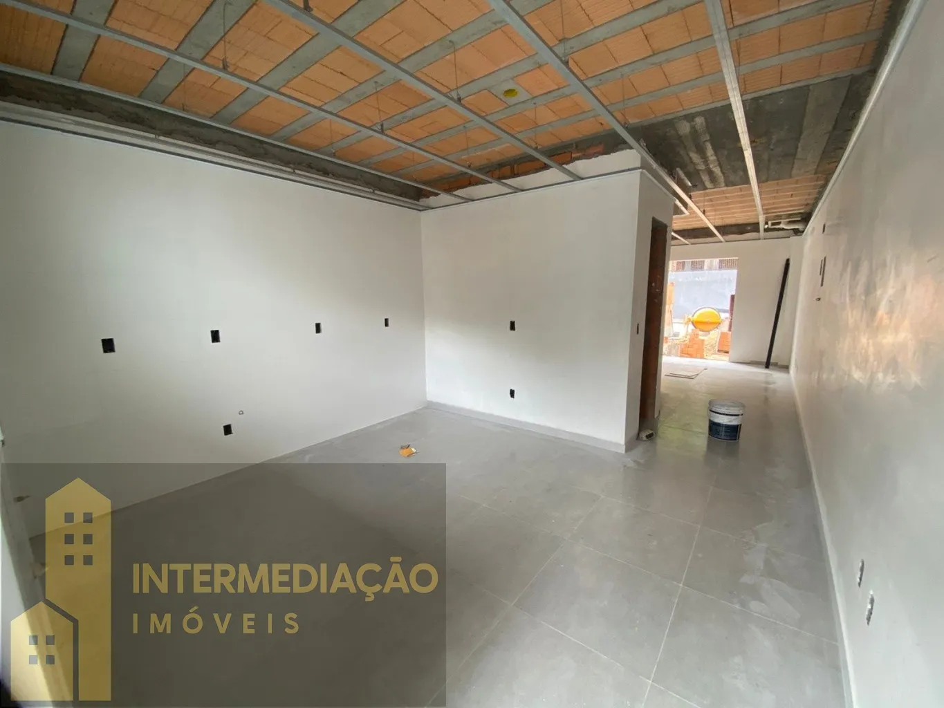 SOBRADOS NOVOS EM FASE FINAL DE CONSTRUÇÃO NO BAIRRO TRIBESS — foto 3