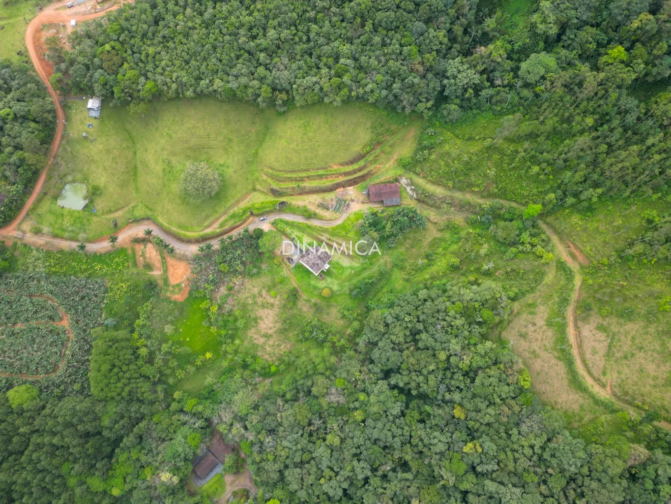 Excelente Sítio em Rio dos Cedros com amplo espaço , lagoa. pomar, horta, linda casa com 341 m2 — foto 3
