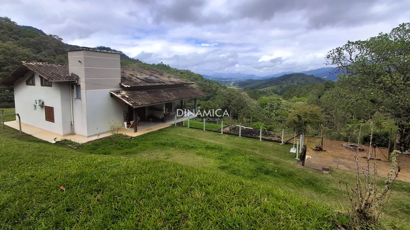 Excelente Sítio em Rio dos Cedros com amplo espaço , lagoa. pomar, horta, linda casa com 341 m2 — foto 4