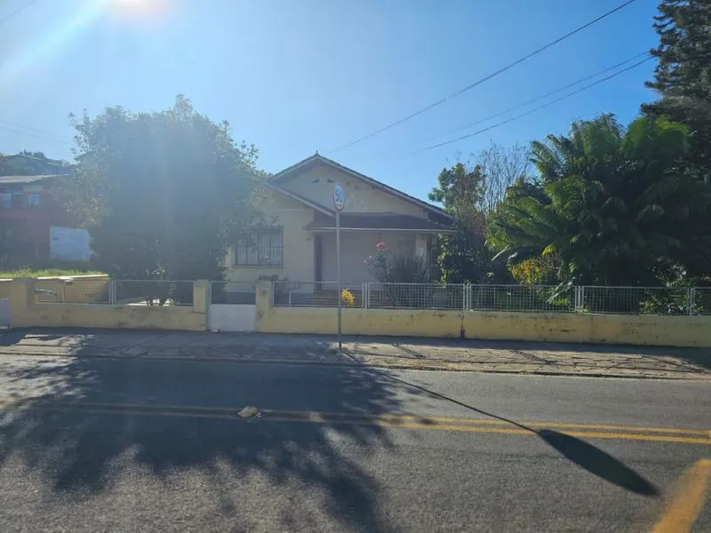 Oportunidade Única no Bairro Valparaíso - Terreno Plano de Esquina com Grande Potencial Construtivo! - foto 1