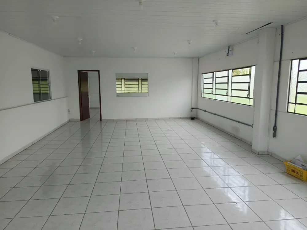 LOCAÇÃO GALPÃO 700m2 COM AMPLO PÁTIO — foto 7