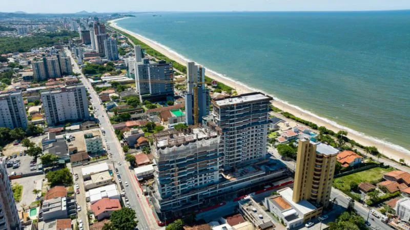 Apartamento de 3 dormitórios sendo uma suíte frente mar na Praia de Balneário Piçarras — foto 5