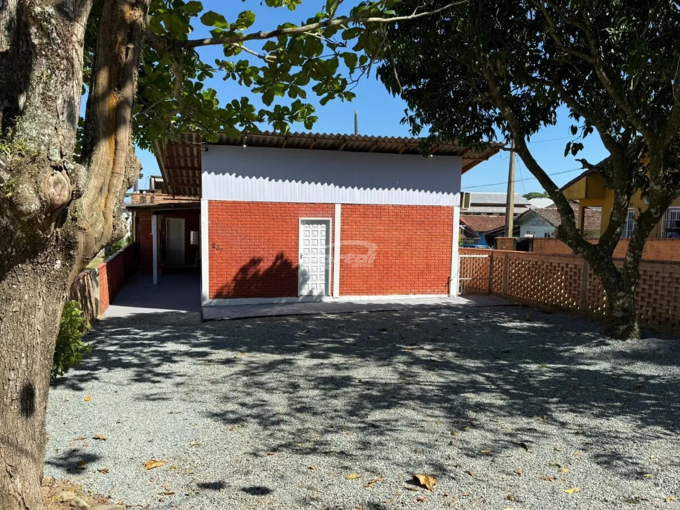 Casa para venda a 200 mts da Praia do Trapiche e 1600 mts do Parque Beto Carrero em Penha/SC. - foto 1