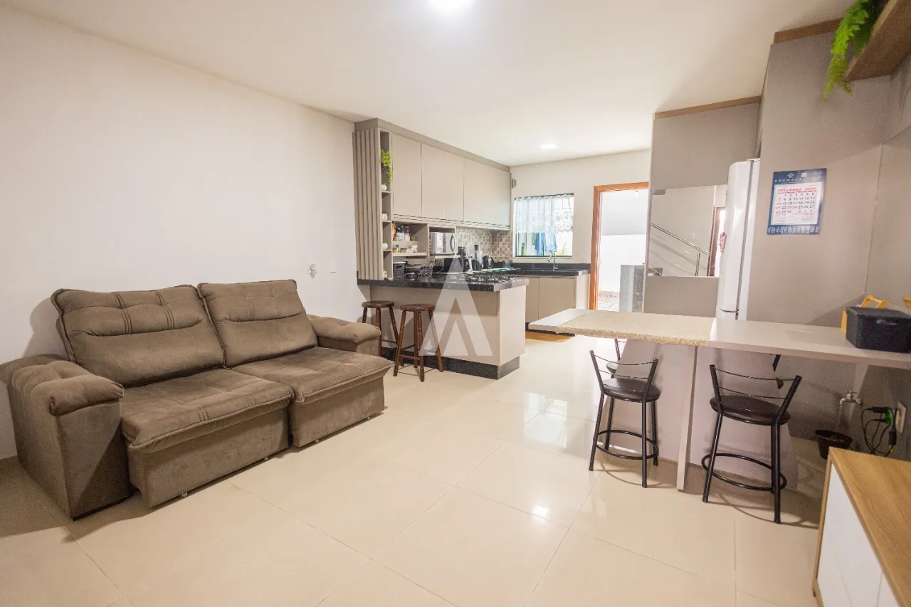 Sobrado Geminado com 1 suíte e 2 quartos à venda no bairro Saguaçu por R$640.000,00. — foto 3