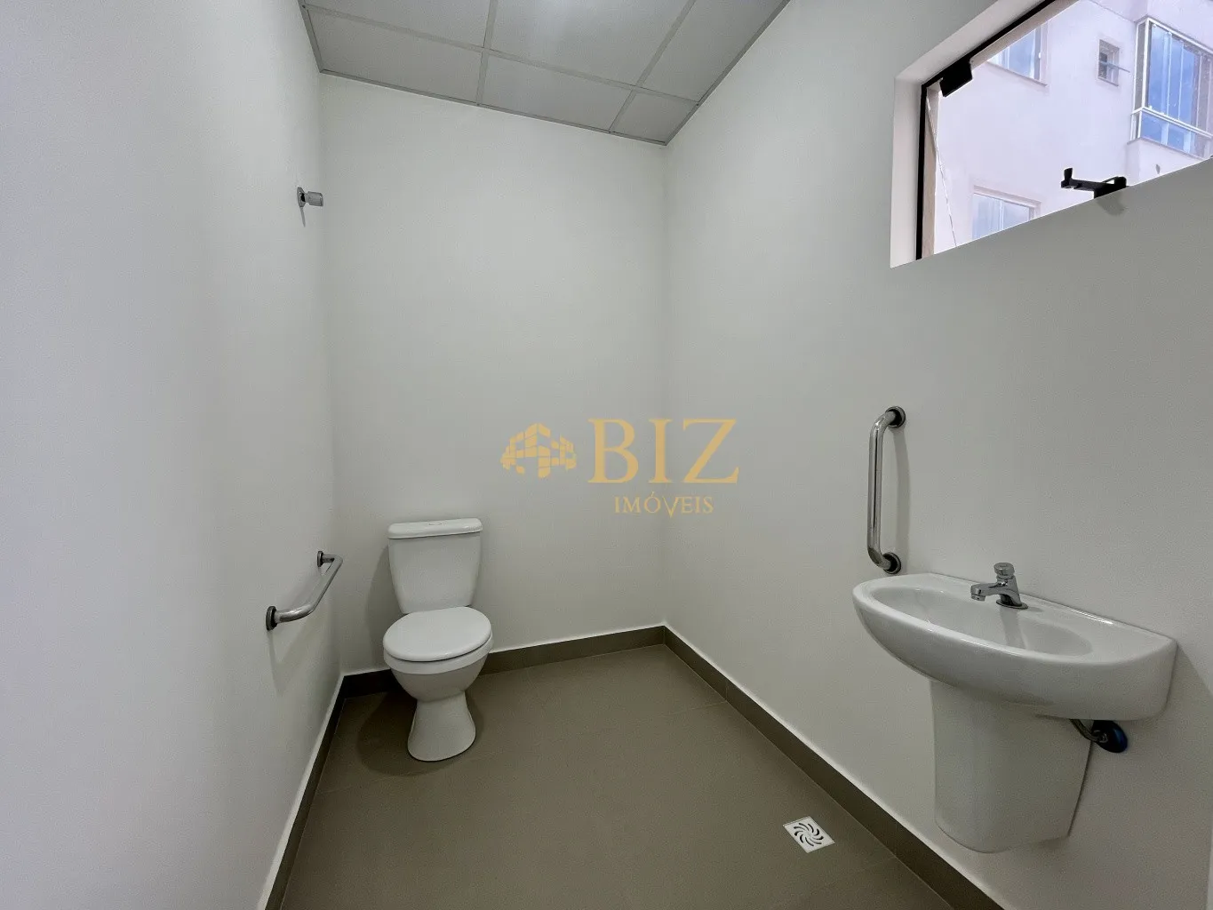 Excelente sala comercial com 80m, no bairro da Velha. — foto 5