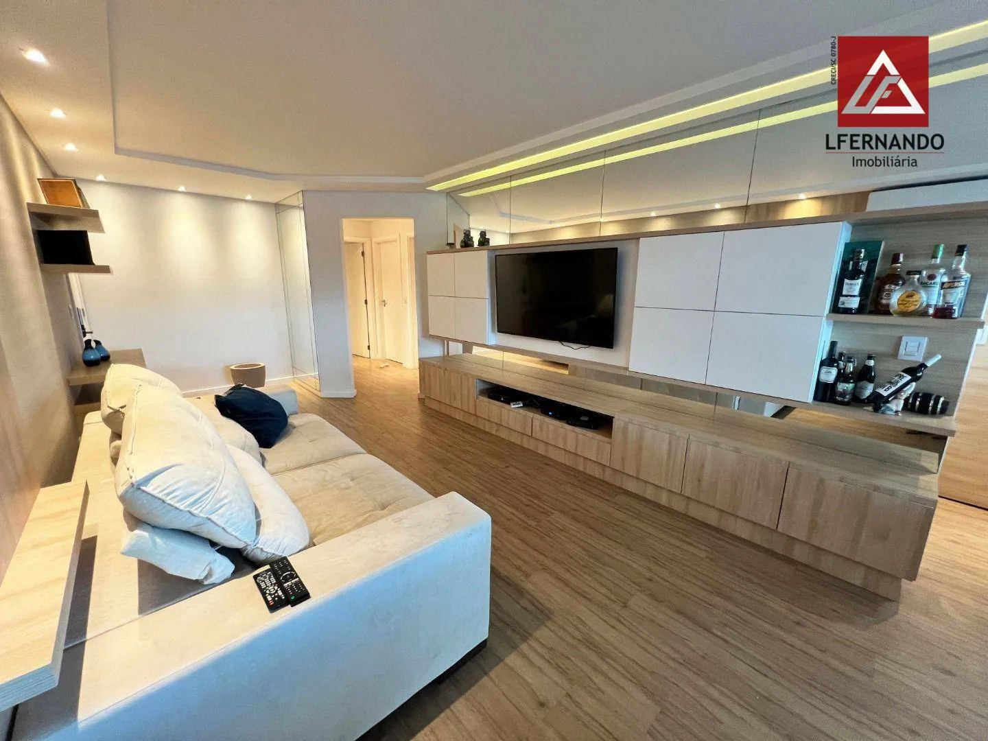 Apartamento mobiliado com 3 dormitórios, sendo 1 suíte à venda, 103 m por R$ 950.000 - Velha - Blumenau/SC — foto 4