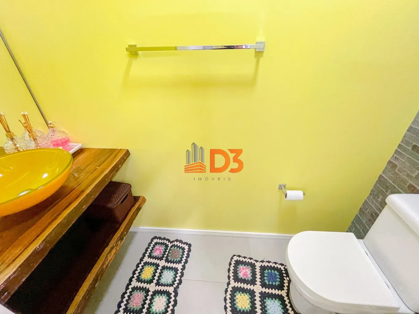 Sobrado de 03 quartos próximo à mercados e escolas — foto 7