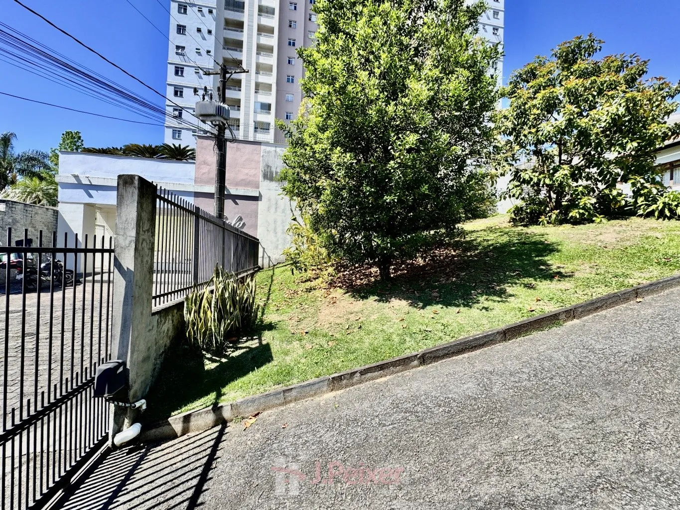 Casa 3 dormitórios, terreno com 429,43 m, transversal da Rua Frei Estanislau Schaette, no Bairro Água Verde - Blumenau-SC — foto 6