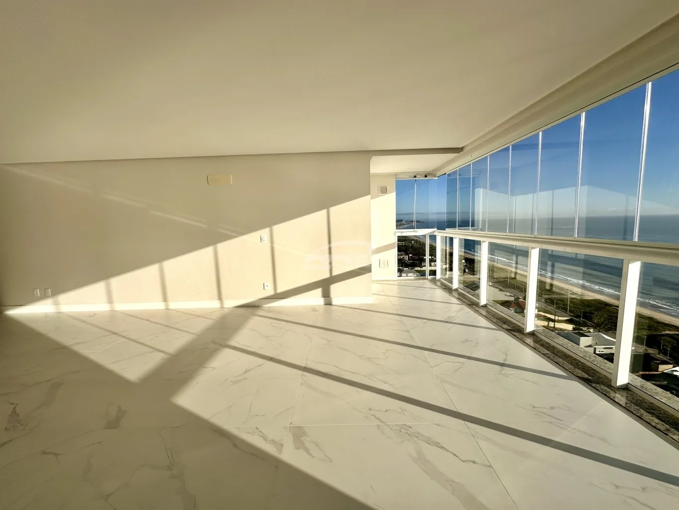 Apartamento Frente MAR, de alto padrão com vista permanente para o mar, 03 suítes, duas vagas e completa área de lazer. Palm Springs Tower (opção22284) — foto 7