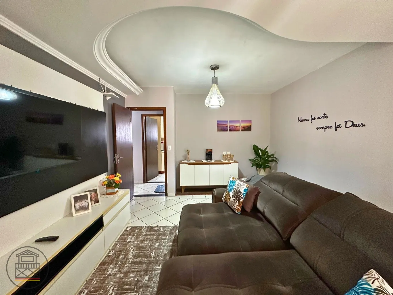Se você busca uma casa ampla, bem localizada e com a possibilidade de dividir ambientes de forma prática, esta é a opção perfeita para você! — foto 2