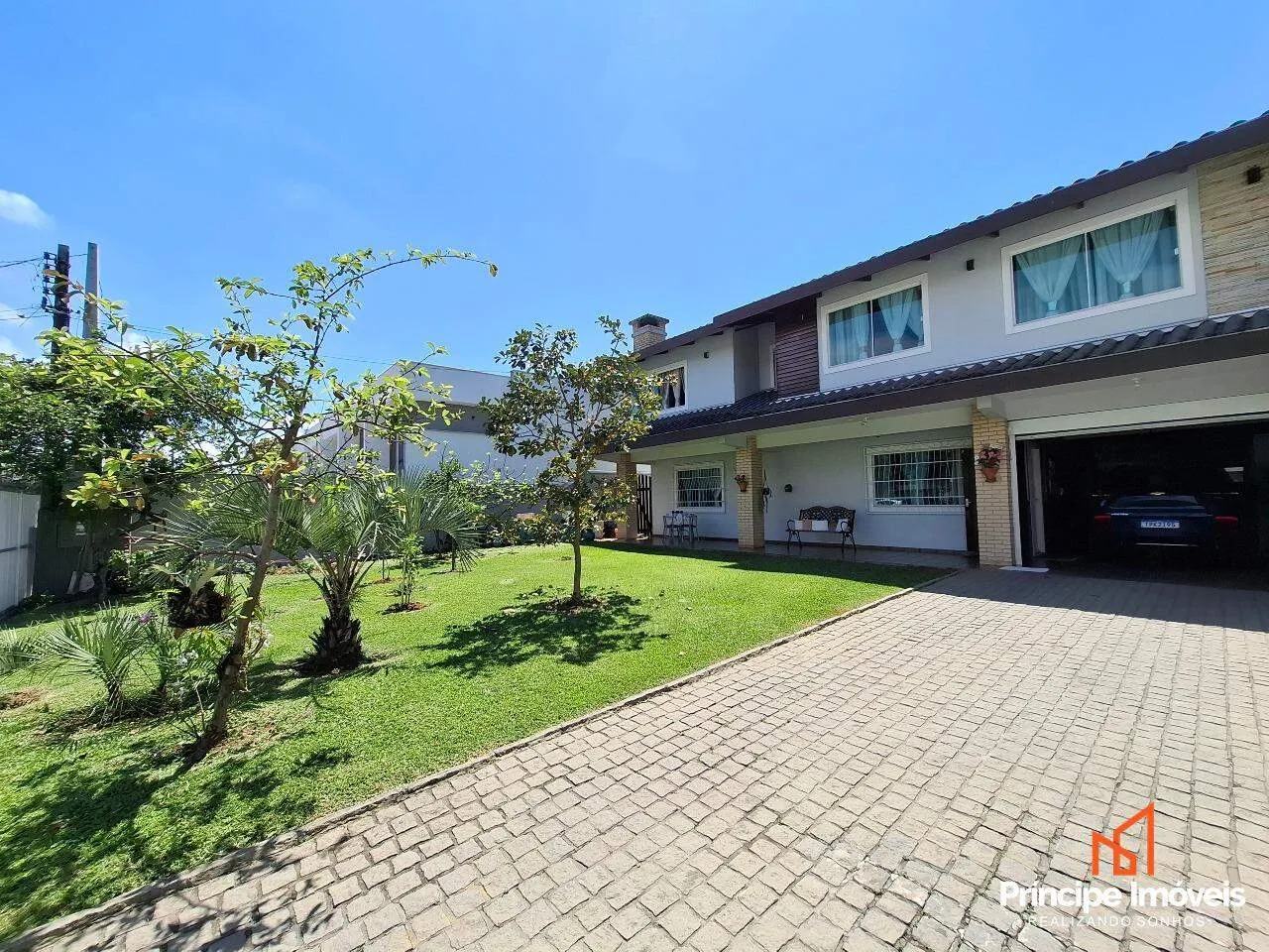 Casa à venda com 5 quartos e 2 suítes, 4 vagas, 273m² no Comasa, Joinville - foto 1