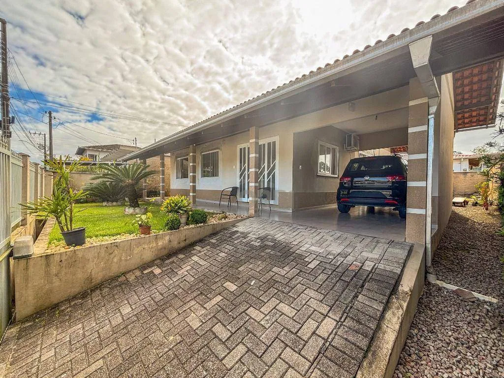 Casa na Margem Esquerda com 3 dormitórios (suíte) - foto 1