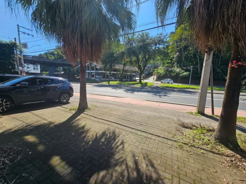 Oportunidade Única: Imóvel Comercial com Vista Privilegiada para a Prefeitura em Corredor de Serviço Estratégico! — foto 4