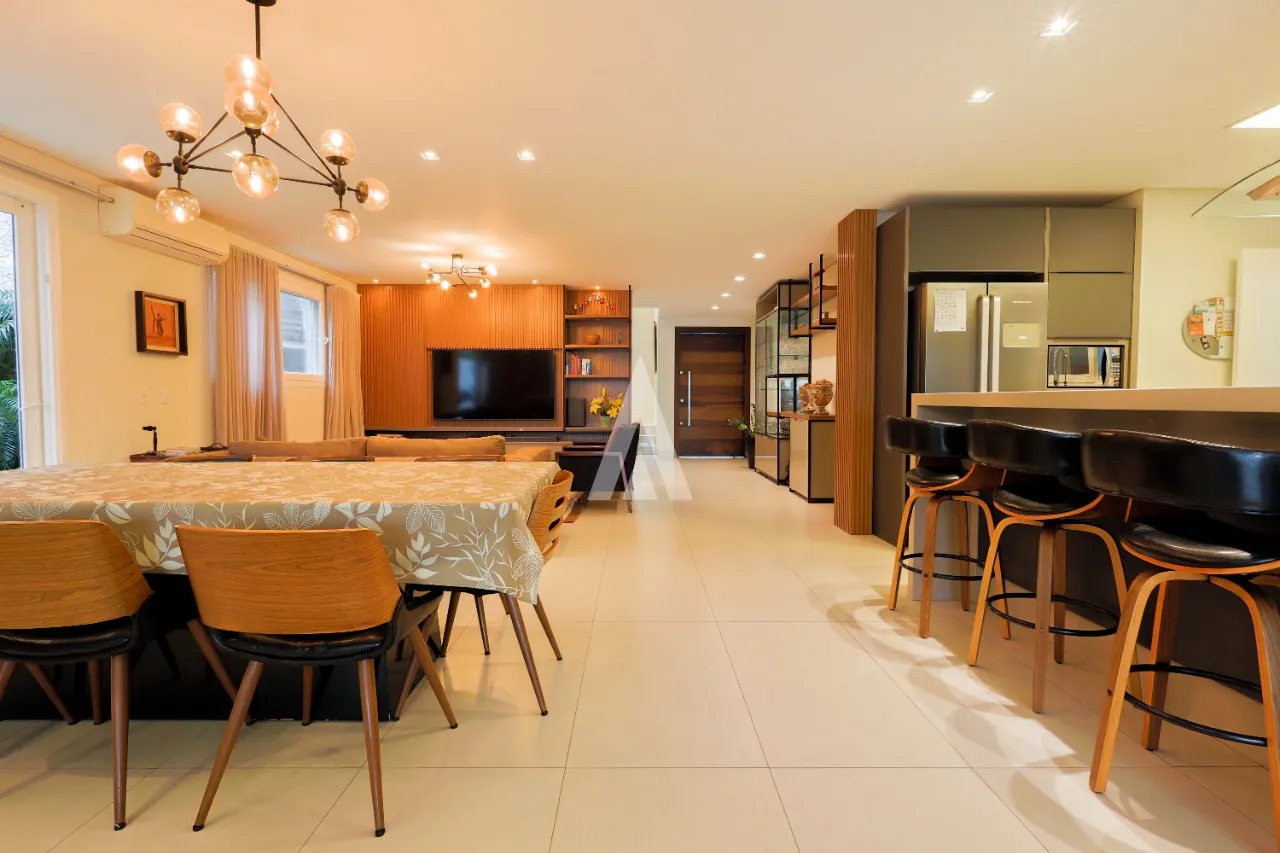 Casa em condomínio com 3 suítes e 2 quartos à venda no bairro Floresta em Joinville-SC por R$3.240.000,00. — foto 6