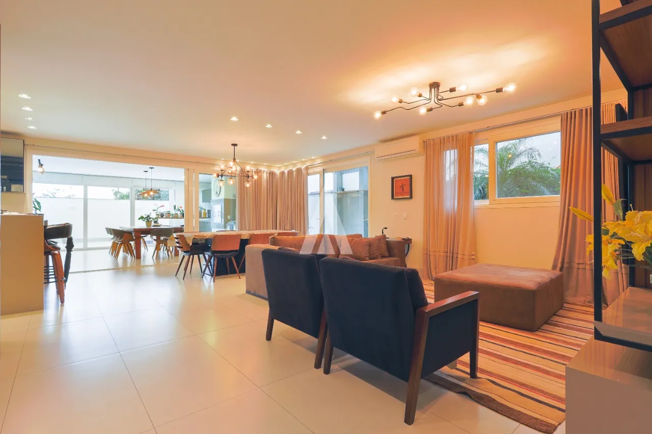 Casa em condomínio com 3 suítes e 2 quartos à venda no bairro Floresta em Joinville-SC por R$3.240.000,00. - foto 1