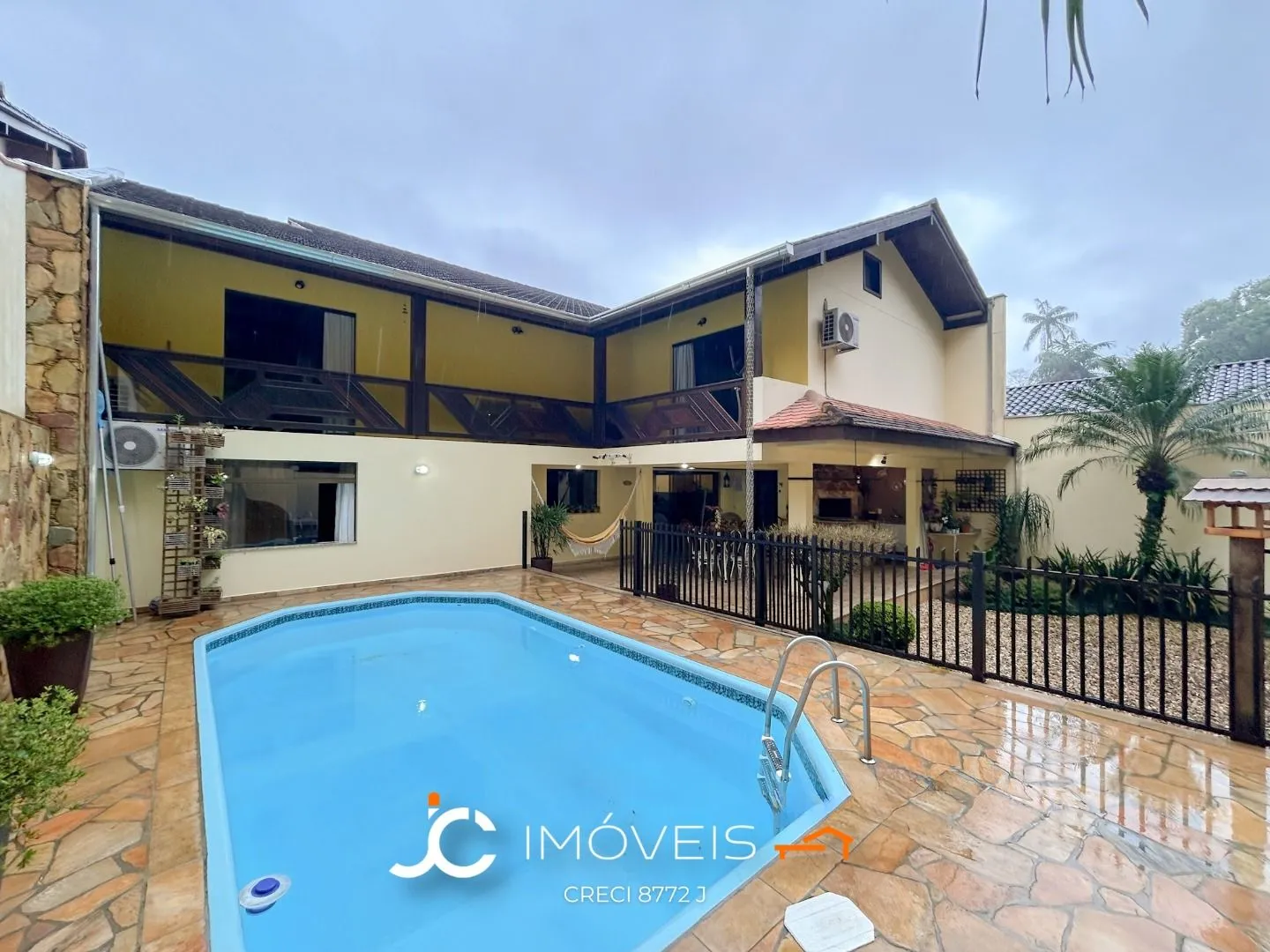 Casa com 3 dormitórios sendo 2 suítes à venda, 300 m por R$ 1.349.000 - Velha - Blumenau/SC - foto 1