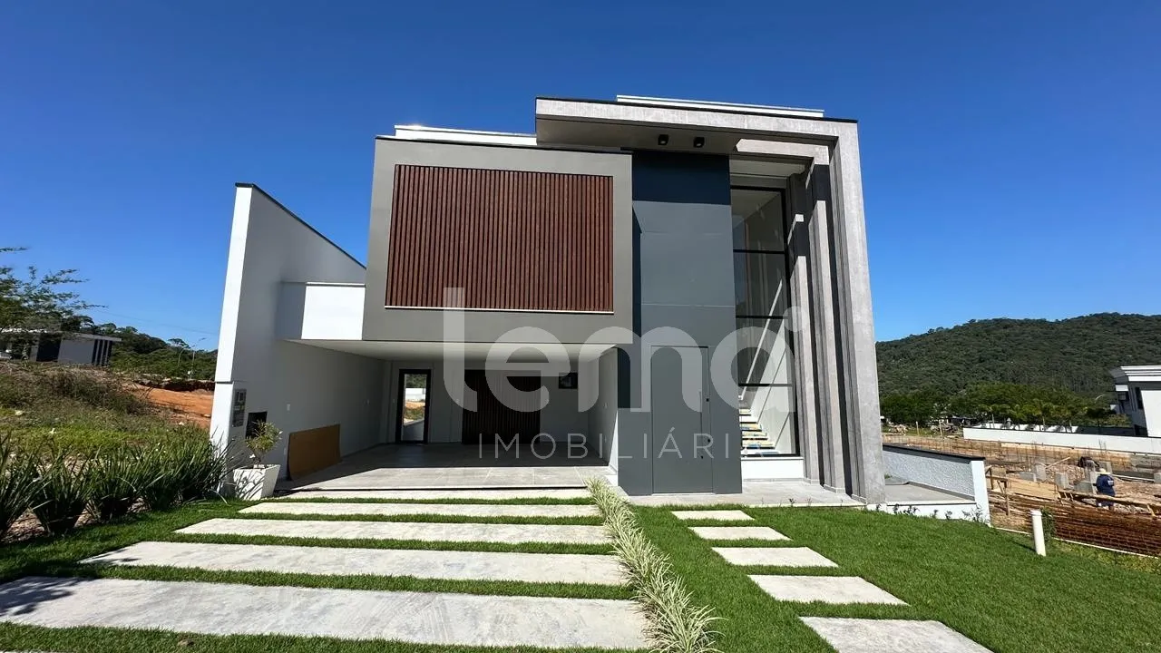 Casa de alto padrão em condomínio fechado, no bairro Ponta Aguda em Blumenau. — foto 2