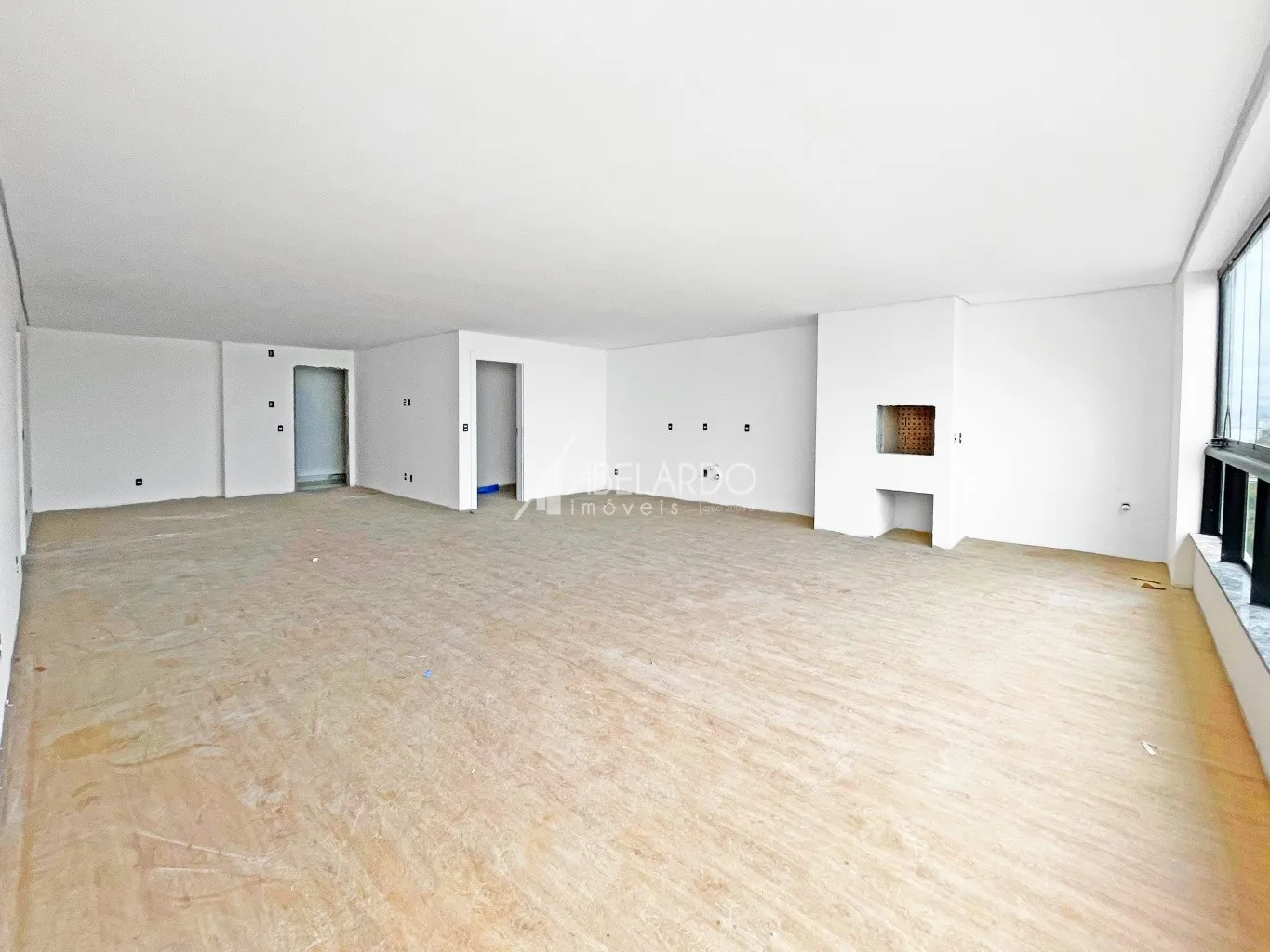 APARTAMENTO COM ÁREA PRIVATIVA DE 146 M, TRÊS SUÍTES, DUAS VAGAS DE GARAGEM E VISTA MAR - PENHA/SC — foto 5