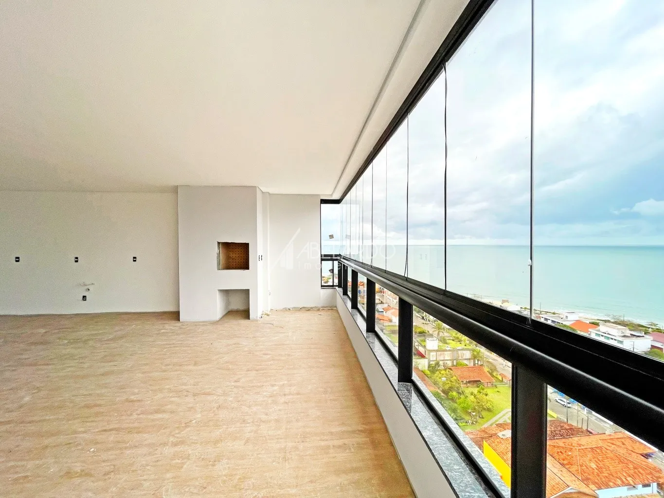 APARTAMENTO COM ÁREA PRIVATIVA DE 135 M, TRÊS DORMITÓRIOS, DUAS VAGAS DE GARAGEM E VISTA MAR - PENHA/SC — foto 6