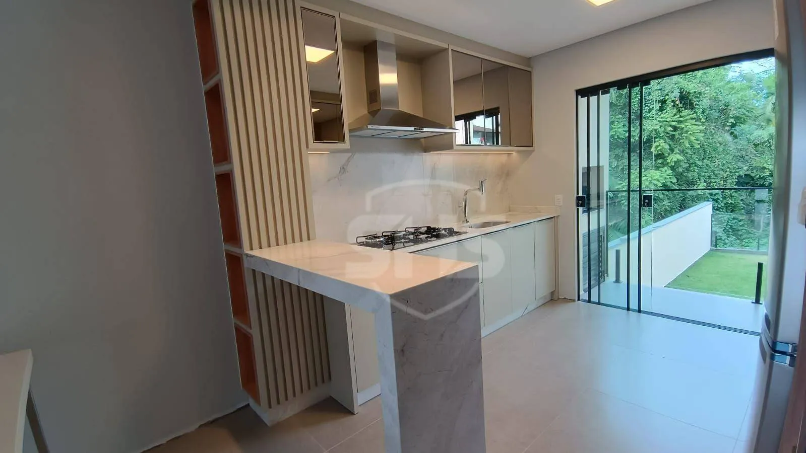 Casa com 2 dormitórios MOBILIADO à venda, 97 m por R$ 790.000 - Água Verde - Blumenau/SC — foto 2