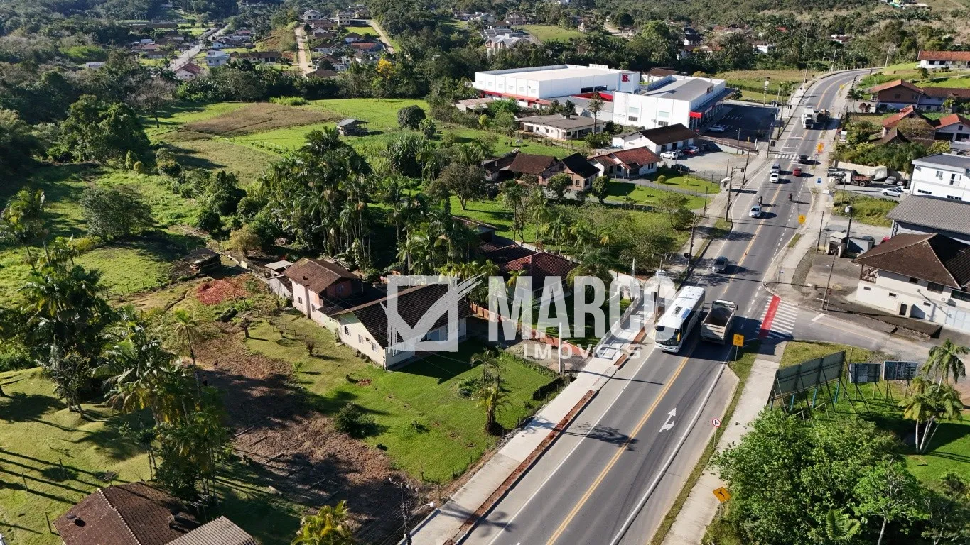 Terreno com duas casas construídas à venda em Pomerode! — foto 3