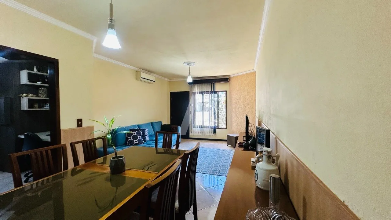 Casa com 1 suíte e 2 quartos à venda no bairro Iririú em Joinville-SC. Valor: R$880.000,00. — foto 3