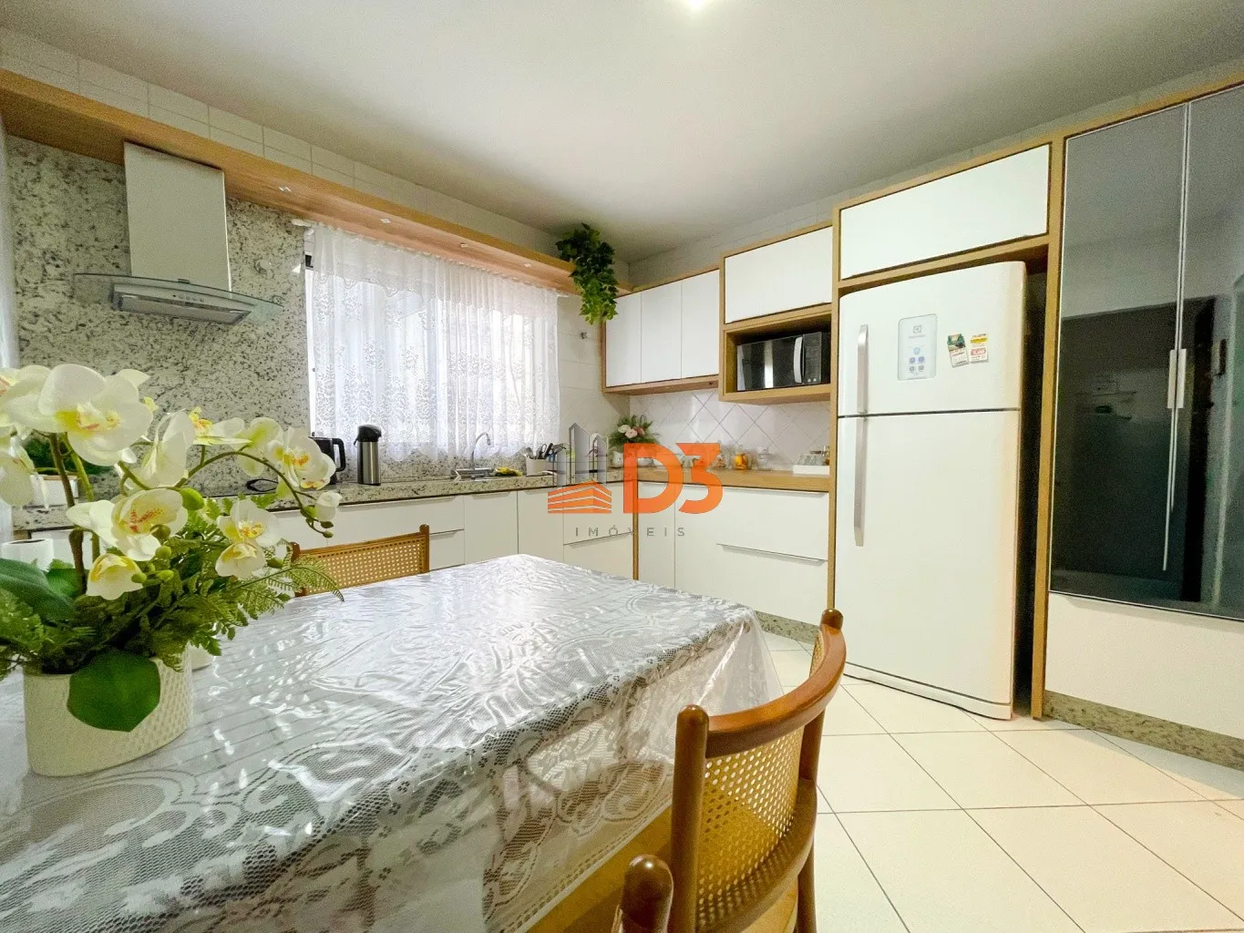 Casa de Alto Padrão em rua sem saída - Bairro Salto — foto 4