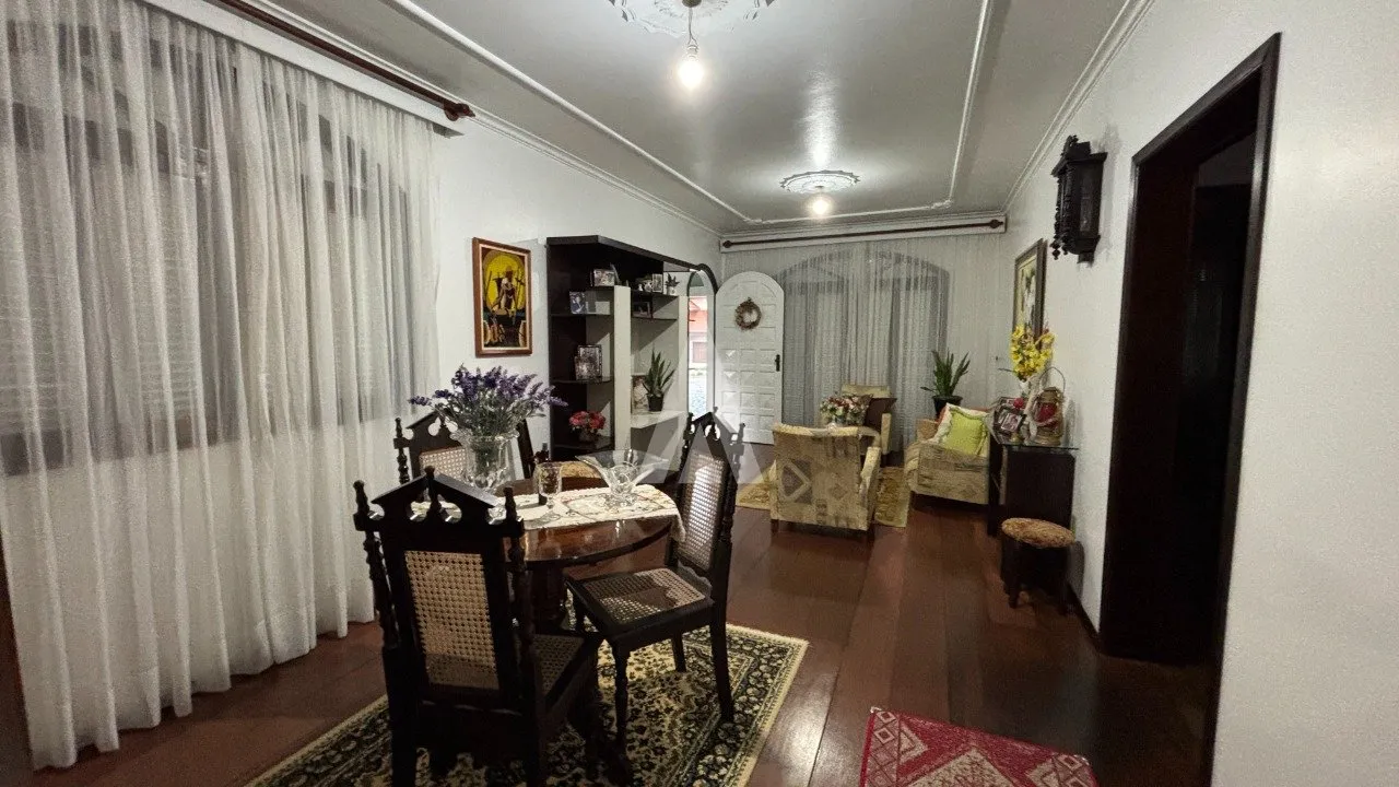 Casa com 1 suíte e 3 quartos à venda no bairro Glória em Joinville-SC por R$1.500.000,00. — foto 3
