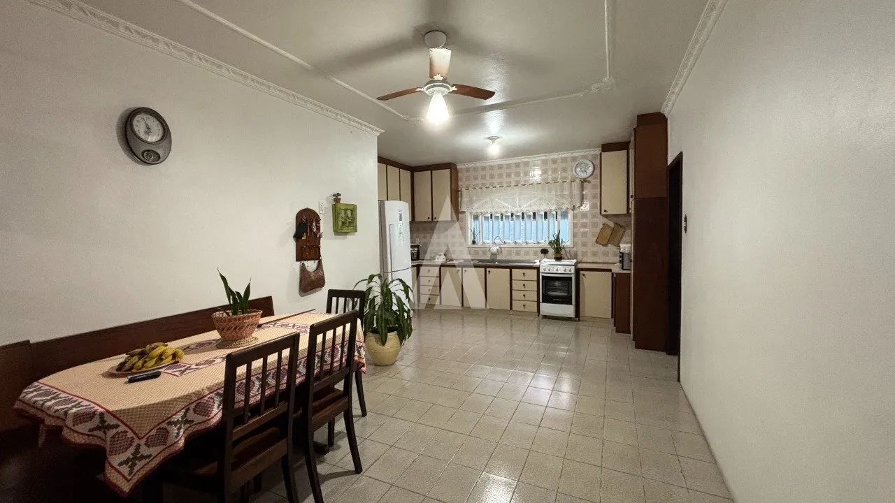 Casa com 1 suíte e 3 quartos à venda no bairro Glória em Joinville-SC por R$1.500.000,00. — foto 5