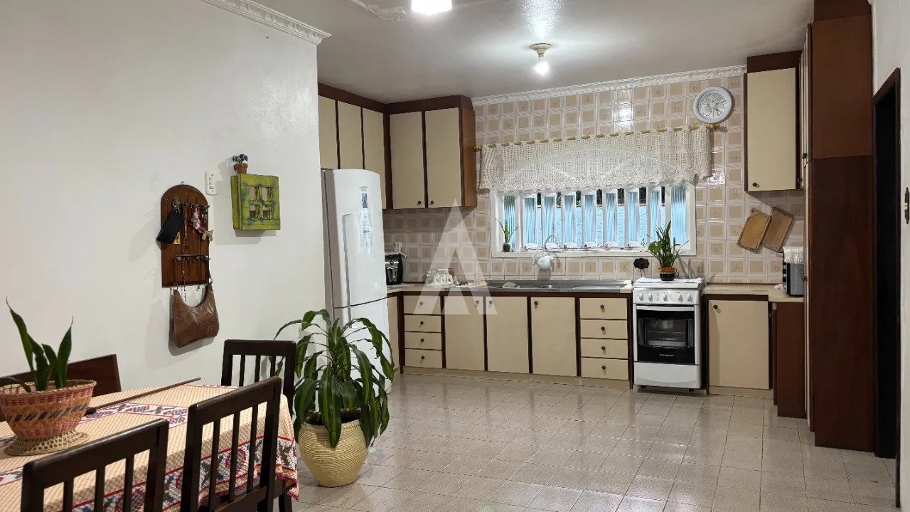 Casa com 1 suíte e 3 quartos à venda no bairro Glória em Joinville-SC por R$1.500.000,00. — foto 6