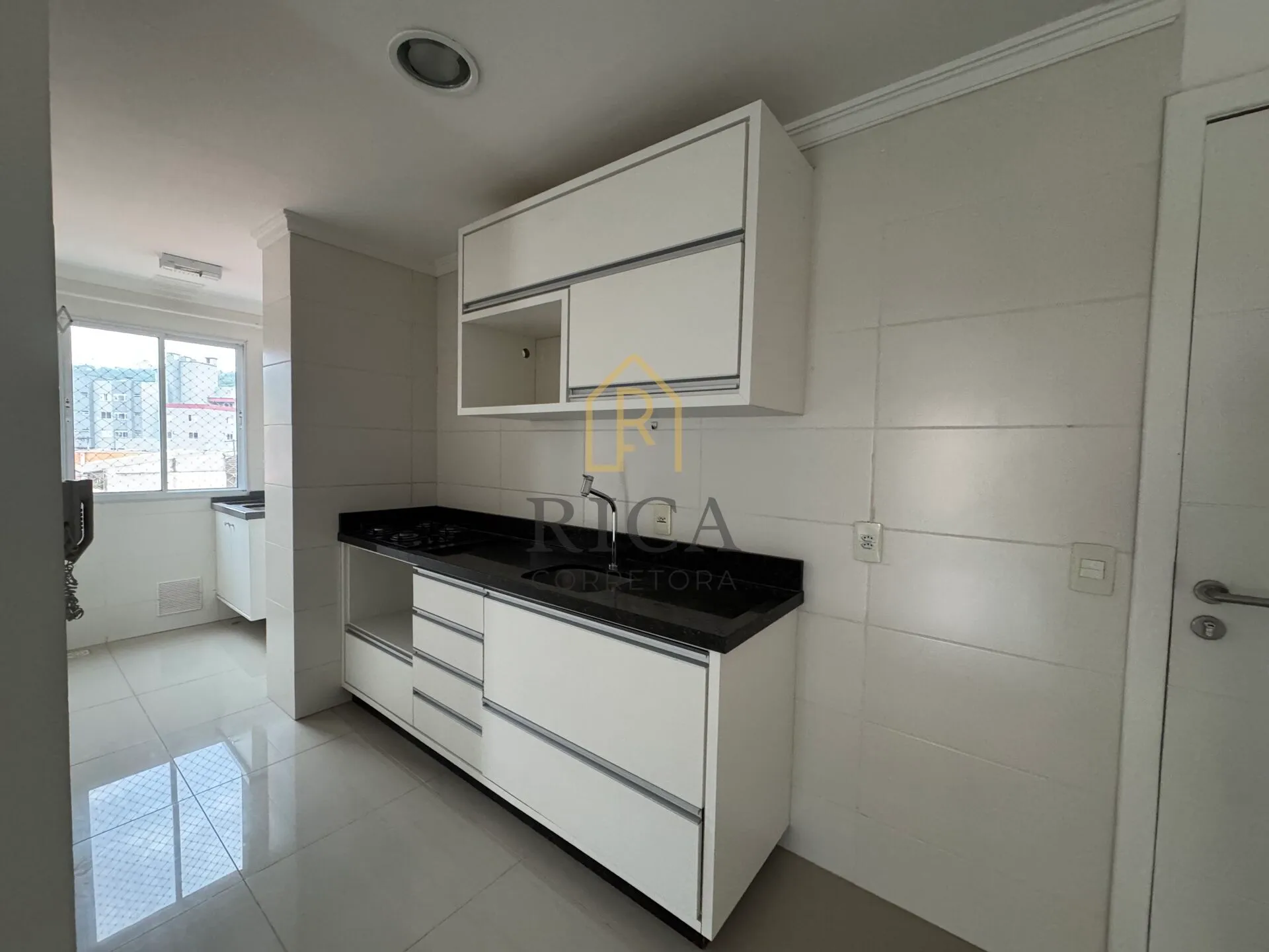 Apartamento semi mobiliado, com 2 Dormitórios sendo 1 suíte - Bairro Garcia, Blumenau/SC — foto 5