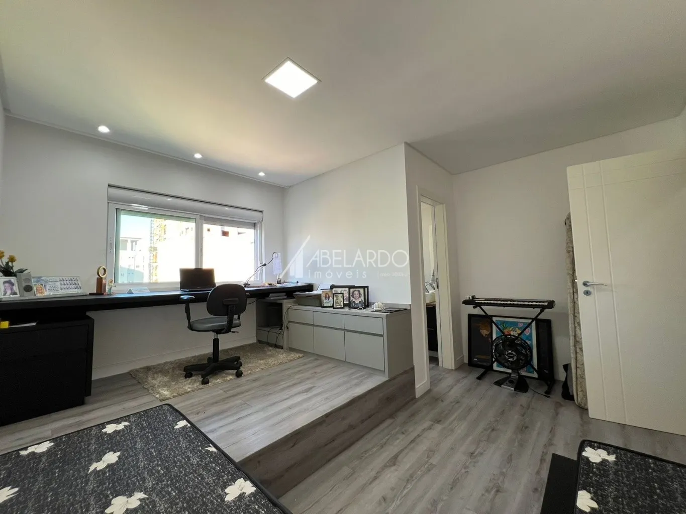 APARTAMENTO MOBILIADO COM TRÊS SUÍTES E DUAS VAGAS DE GARAGEM - MEIA PRAIA/ ITAPEMA — foto 7