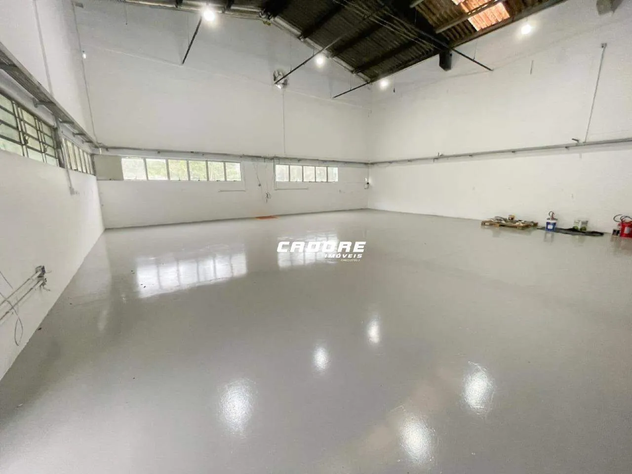 Galpão Comercial para Locação no Bairro Salto Weissbach I Cadore Imóveis — foto 2