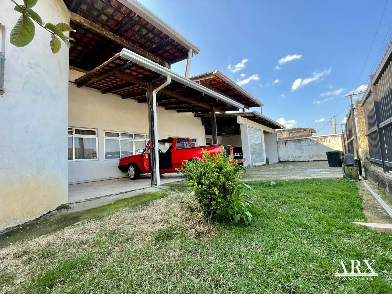 Duas casas no mesmo terreno - Bairro Figueira, Gaspar — foto 2