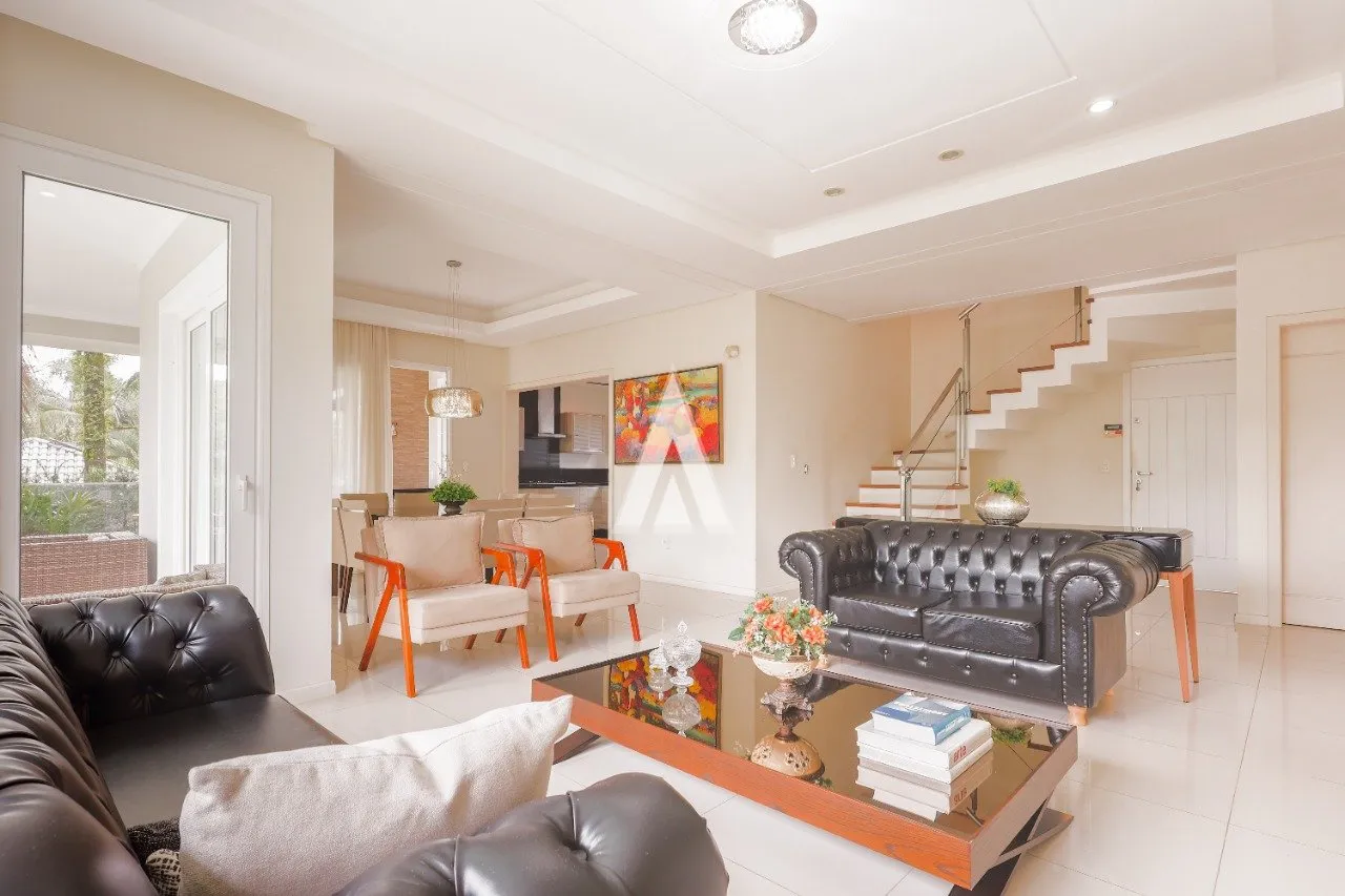 Sobrado com 1 suíte e 2 quartos à venda no bairro Glória em Joinville-SC por R$2.750.000,00. — foto 5