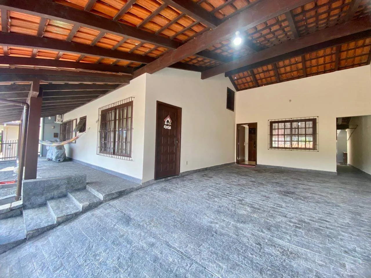 Casa com edícula e área de festas no bairro Velha Central - foto 1