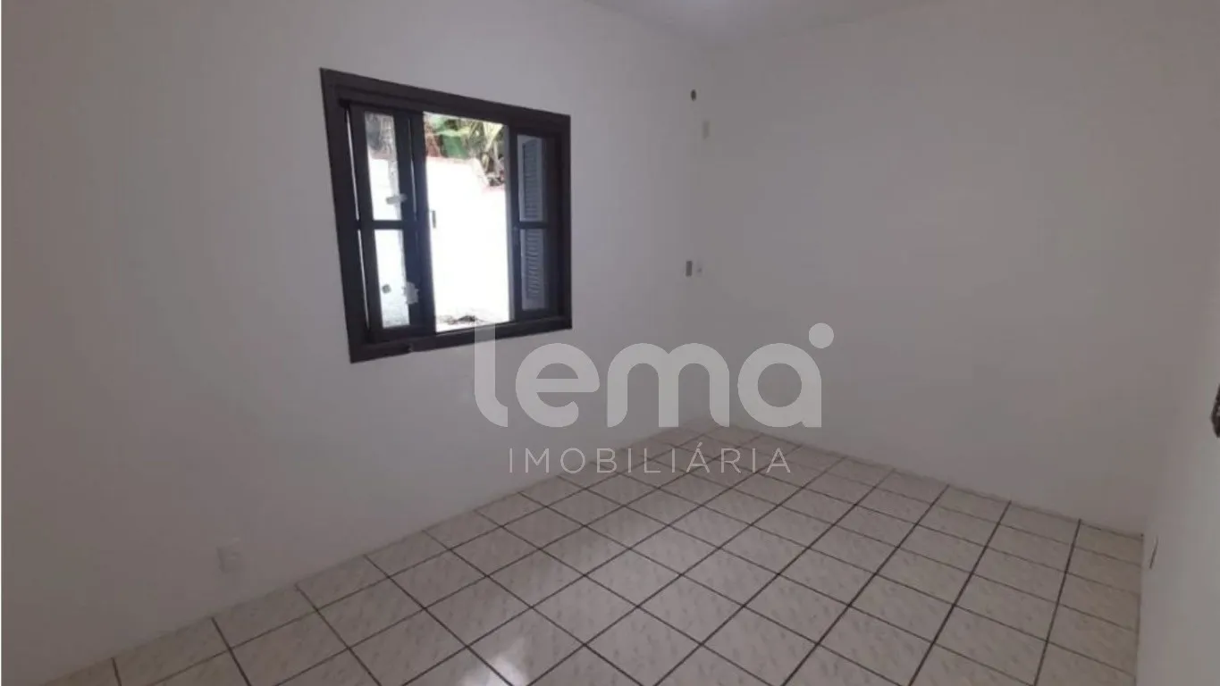 Casa Espaçosa e Confortável no Bairro Velha! — foto 3