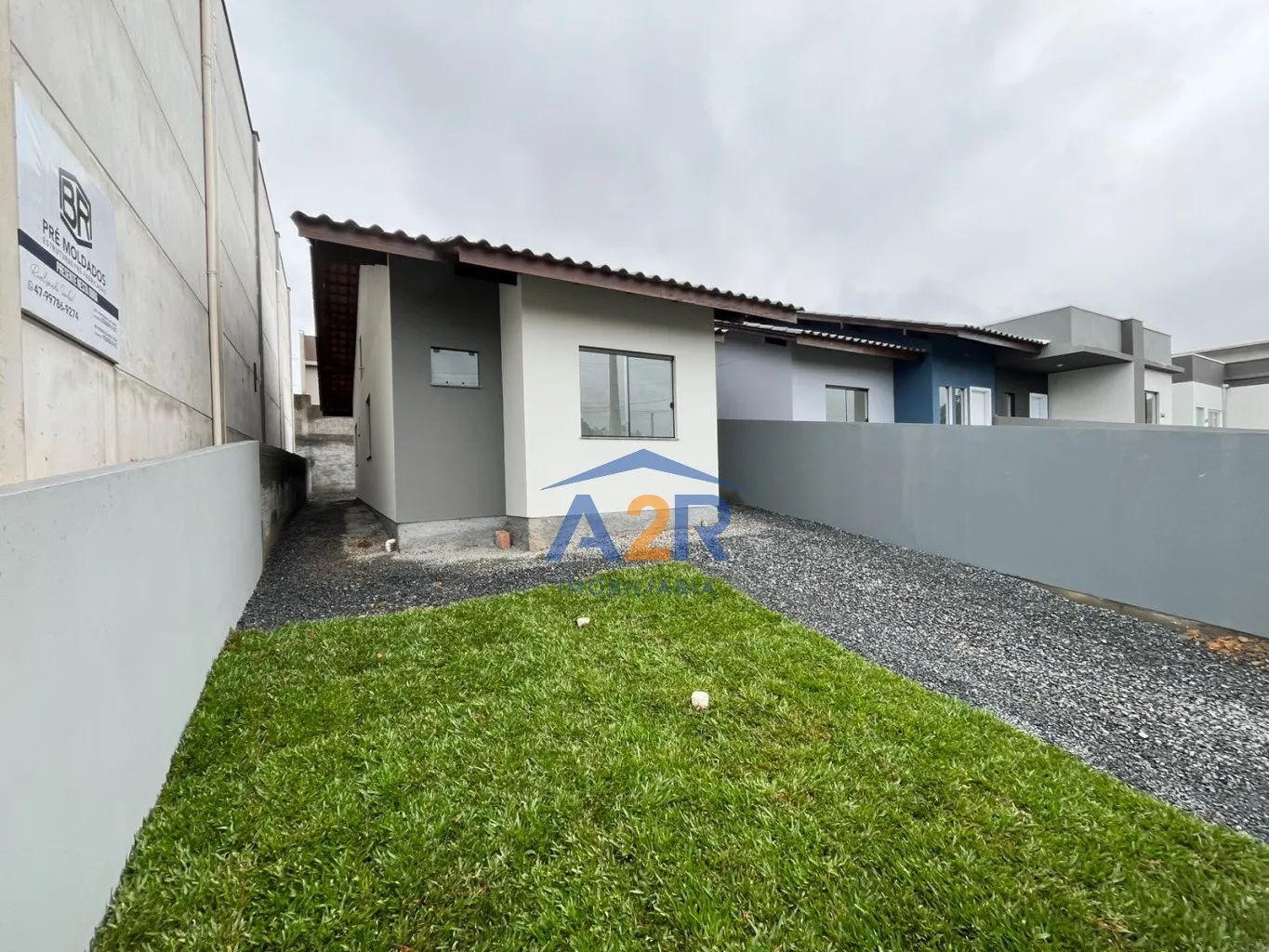 CASA COM 3 DORMITÓRIOS SENDO 01 SUÍTE — foto 3