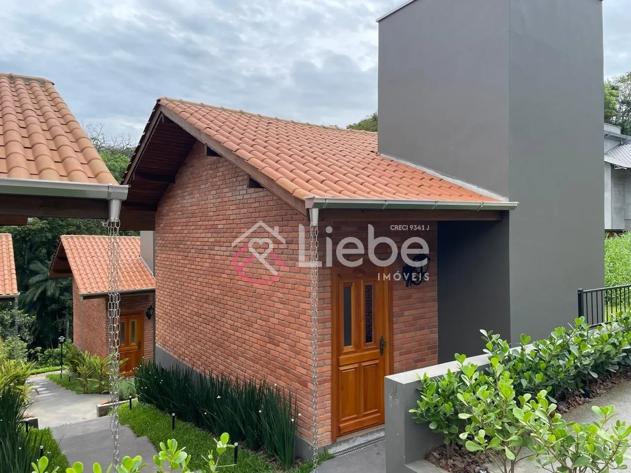 Lindos CHALÉS novos no centro da cidade de Pomerode. - foto 1