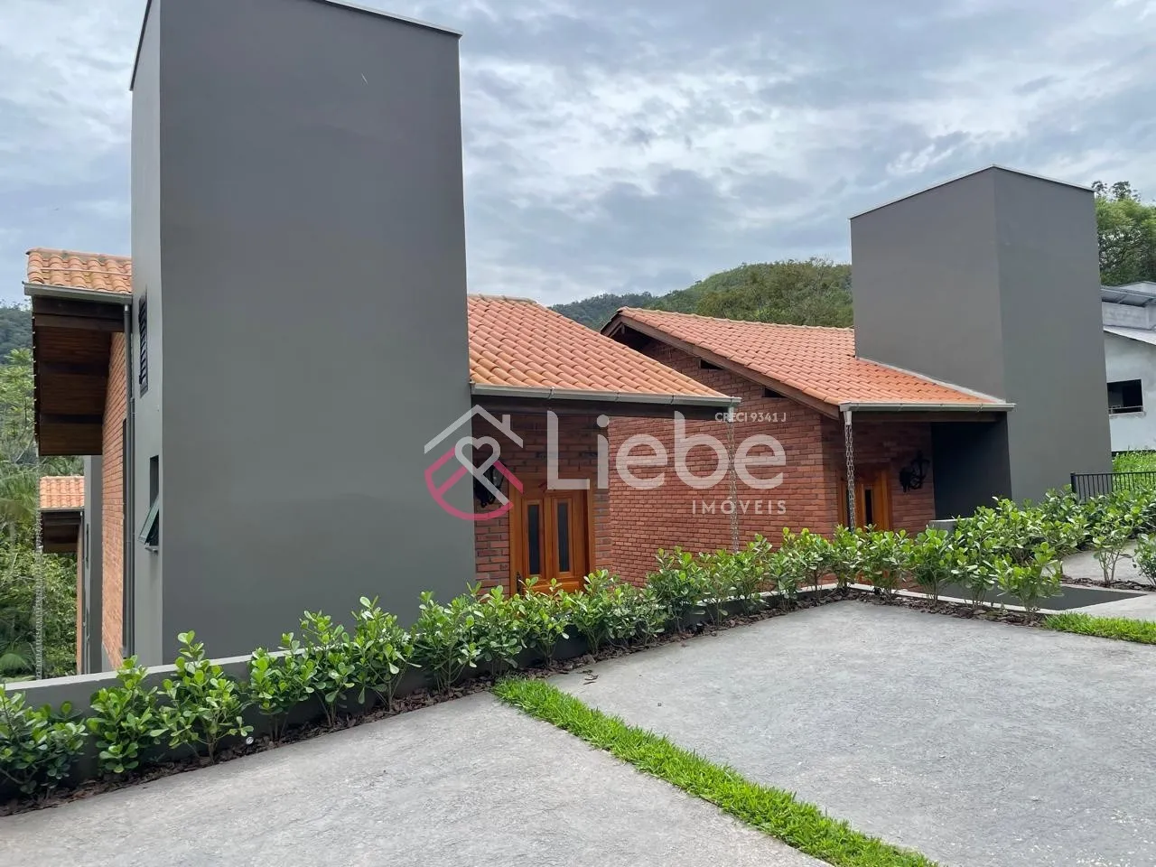 Lindos CHALÉS novos no centro da cidade de Pomerode. — foto 5