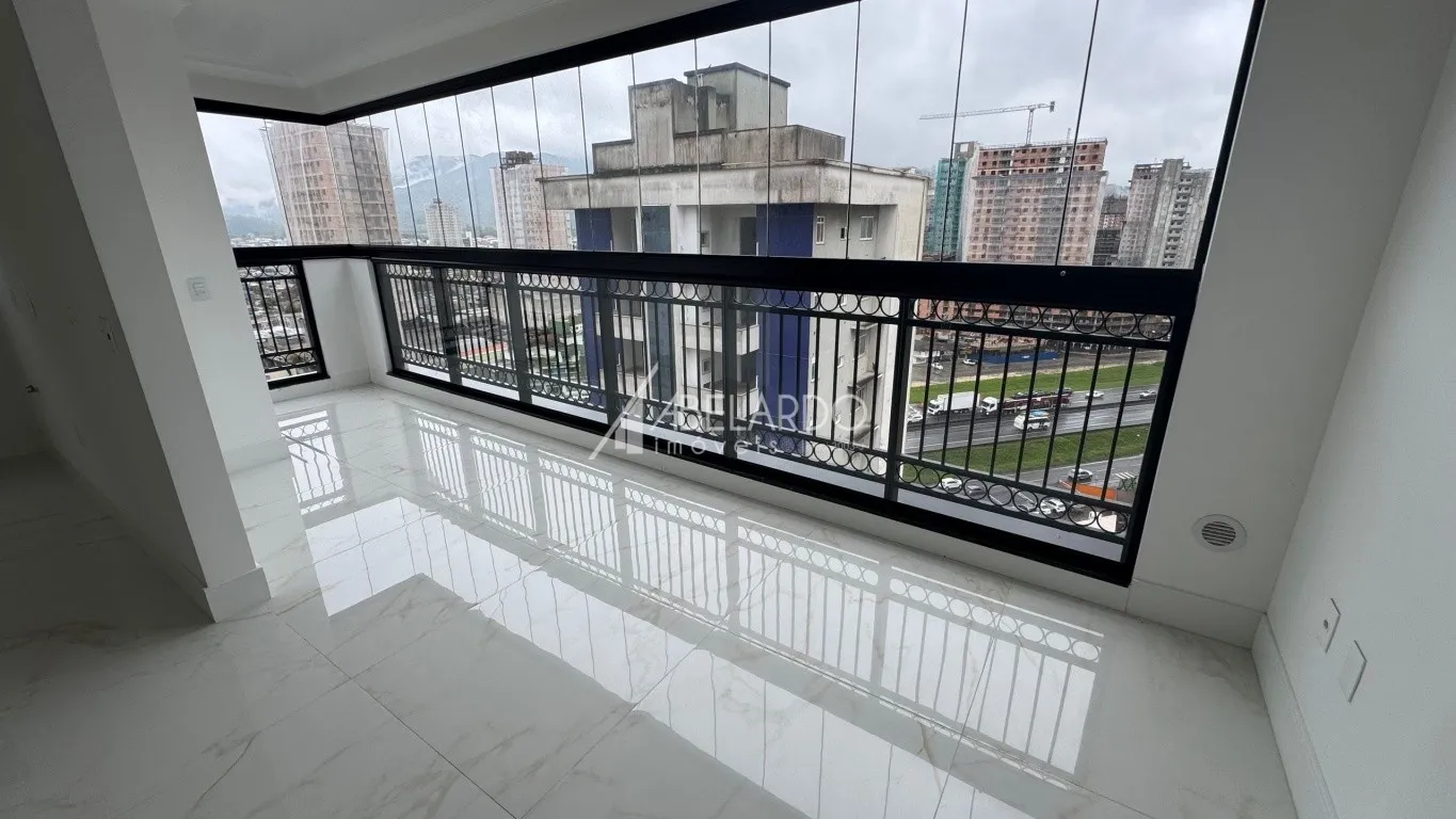 APARTAMENTO NOVO COM TRÊS SUÍTES E DUAS VAGAS DE GARAGEM - MEIA PRAIA/ ITAPEMA - foto 1