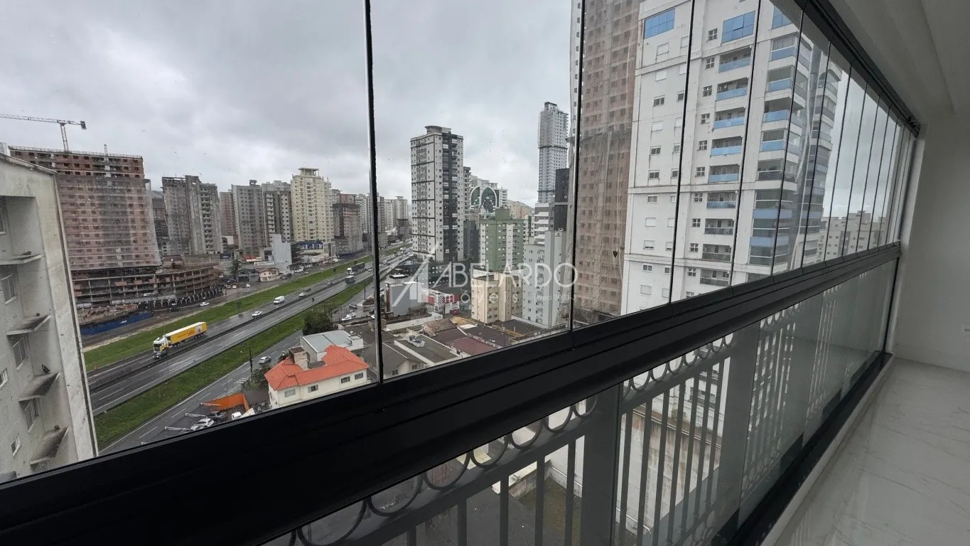 APARTAMENTO NOVO COM TRÊS SUÍTES E DUAS VAGAS DE GARAGEM - MEIA PRAIA/ ITAPEMA — foto 2