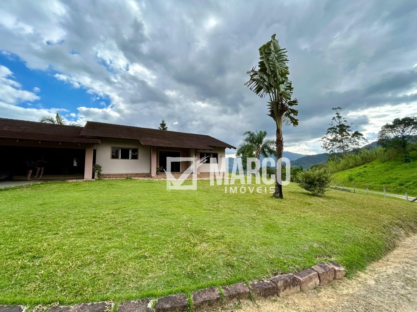 Terreno Amplo com Casa em Pomerode/SC - foto 1