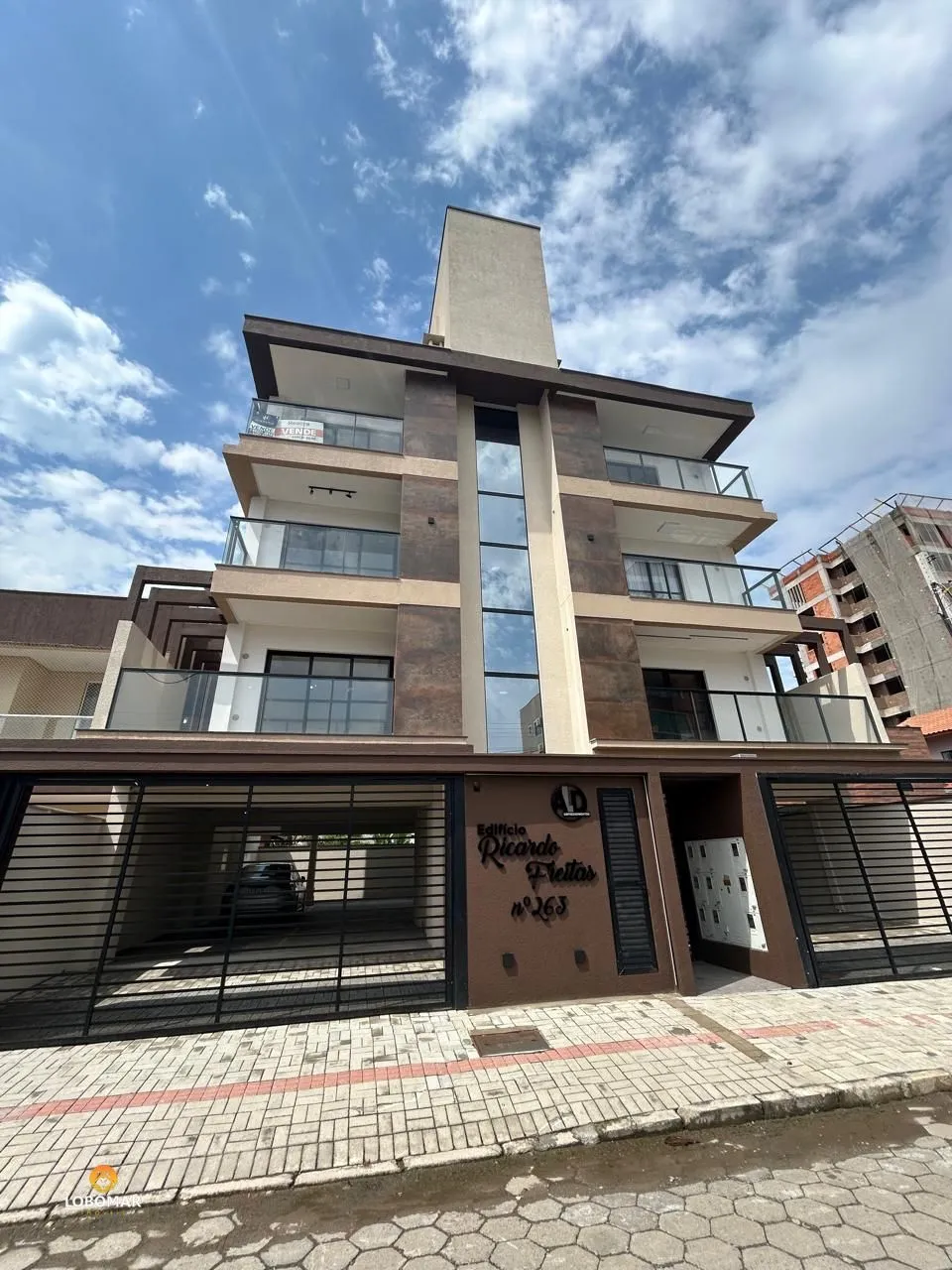 Apartamento com duas suítes à apenas 350m do mar, em Bal. Piçarras SC — foto 2