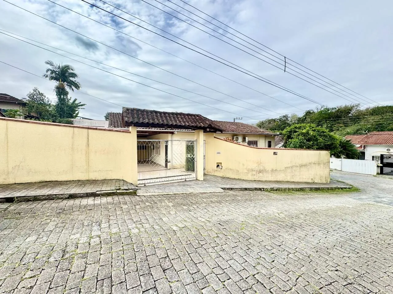Casa com edícula e área de festas próxima à Associação da Rua dos Caçadores — foto 3